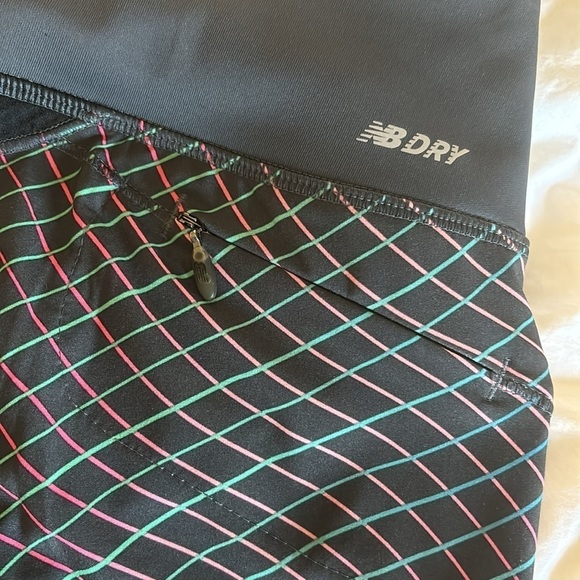 New Balance athletic wear,  size US-L - Picture 4 of 5